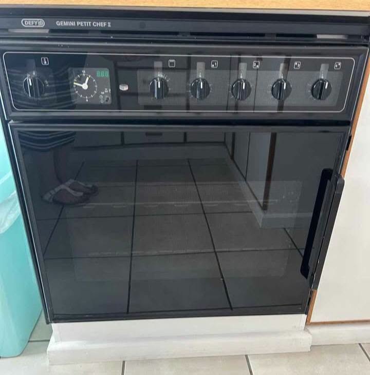 Defy oven